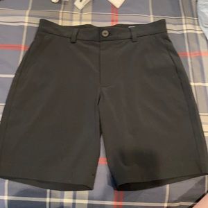 Black vineyard vines performance shorts